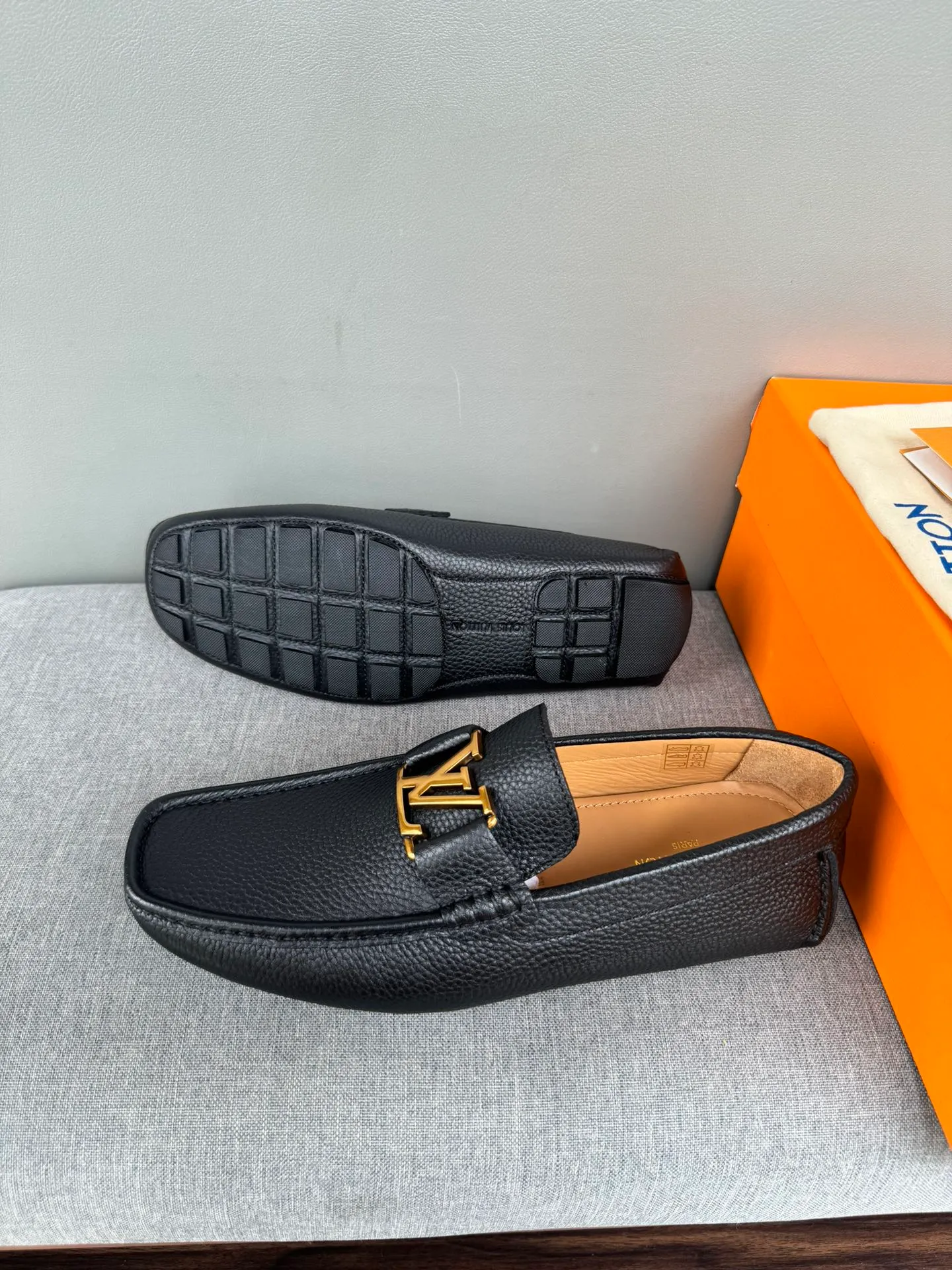 Batch 740💰[strong][strong][strong] Original order quality, new models at the counter, LV Louis Vuitton counter new models, handmade men's driving shoes, bean shoes, slip-on shoes, lazy shoes, exquisite hand-stitching, workmanship details comparable to the counters, Italian imported pebbled cowhide, water-dyed cowhide lining, sweat-absorbent and deodorant, black, 39-44 in large quantities in stock (38, 45 custom-made)